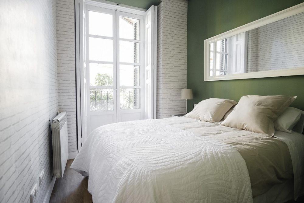 Habitat Apartments Latina Madrid Eksteriør billede